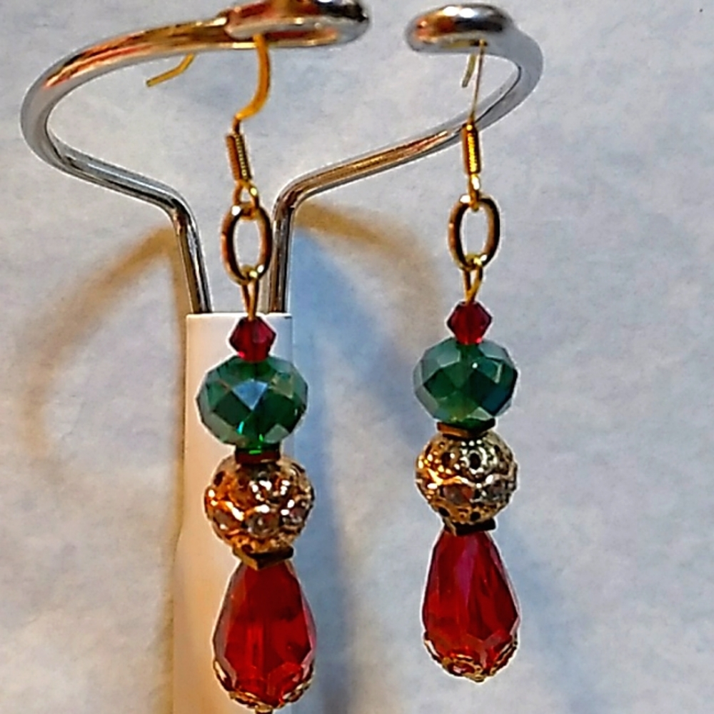 Red Green Earings | Women Ladies Jewelry Everyday events Holidays 18" - 20"
